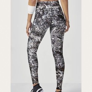 NWT fabletics high waisted powerhold leggings!